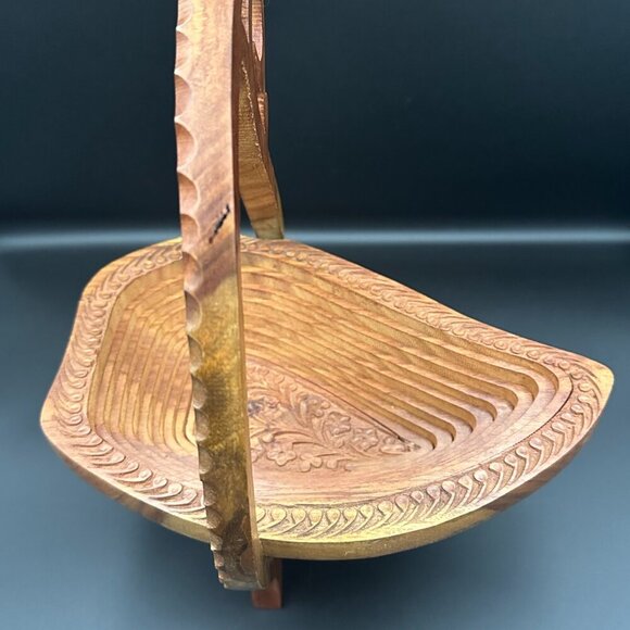 🌿 Hand-Carved Wooden Collapsible Basket – Unique Artisan Decor 🌿 - Picture 4 of 5